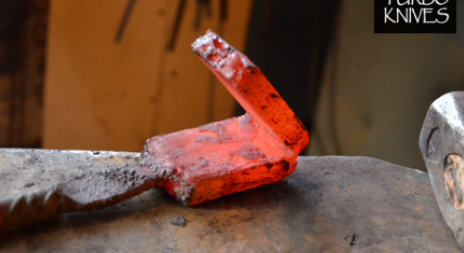 Víte jak se vyrábí damašková ocel?