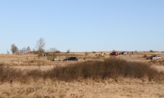 Příznivci offroadů v sobotu v Milovicích uklidili desítky hektarů budoucích pastvin od černých skládek