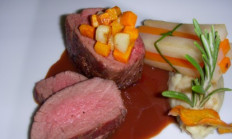 Recept na tento víkend - Jelení hřbet na rozmarýnu a jalovci