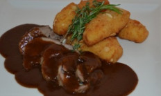 Podzimní recept - Srnčí kýta se šípkovou omáčkou